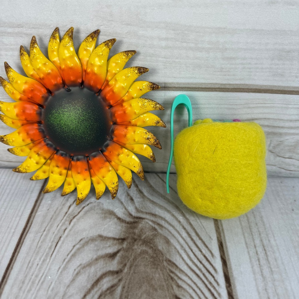 Lovevery Montessori‎ Toy Transfer Tweezers & Felt Stars